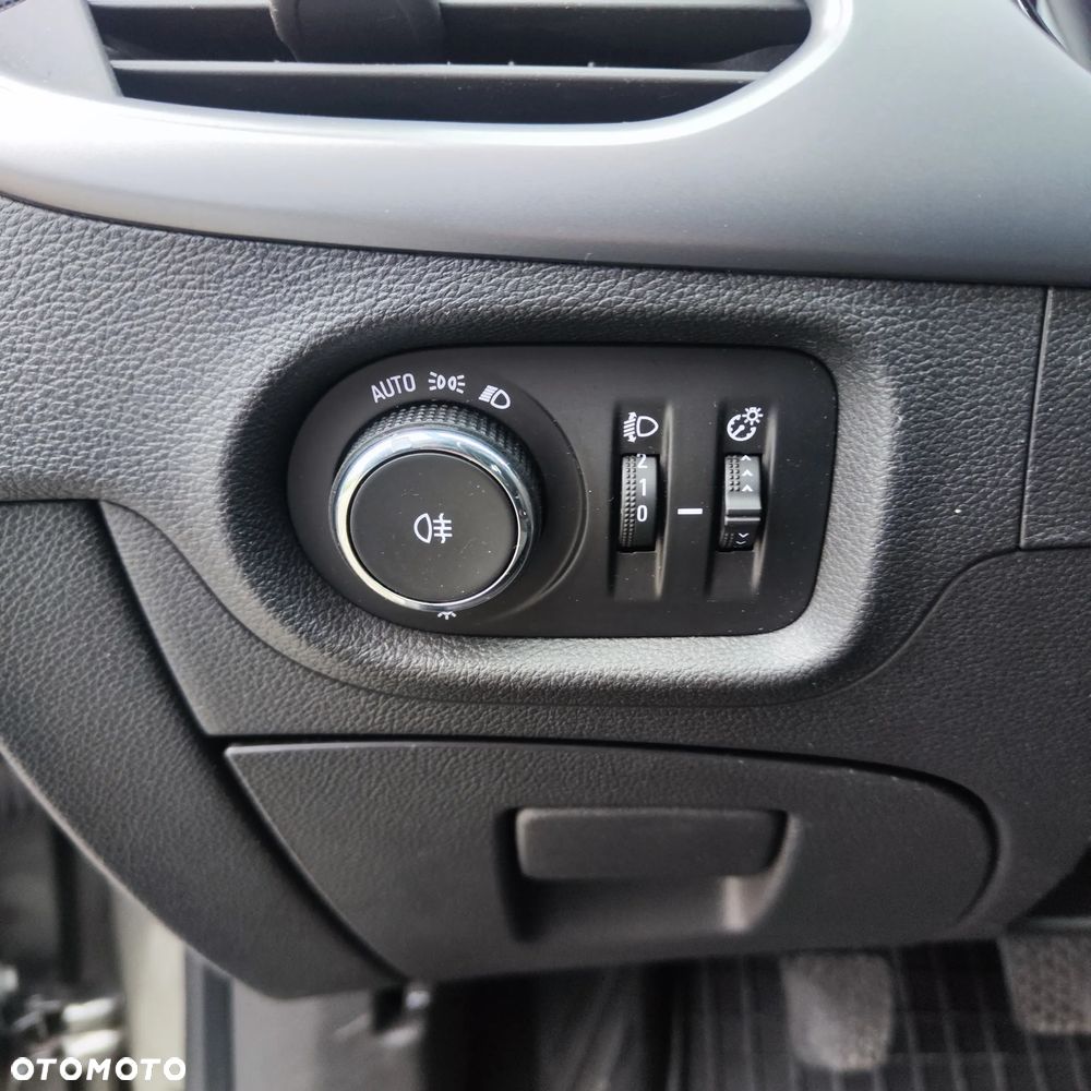 Opel Astra 1.4 Turbo Business - 16