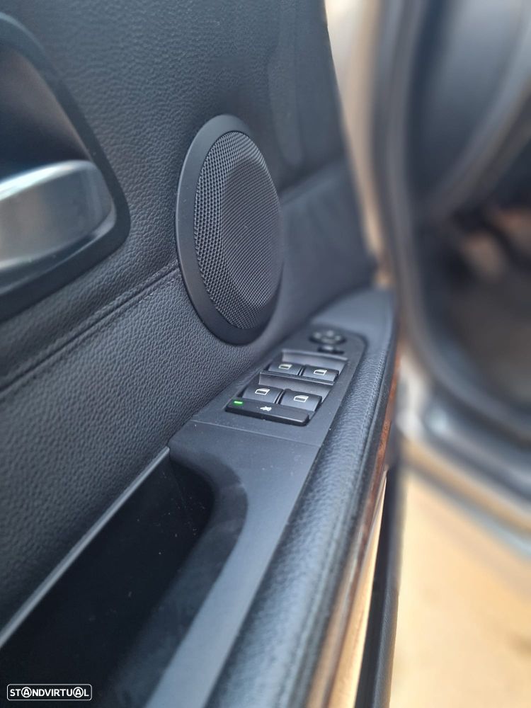 BMW 318 i Edition Exclusive - 15