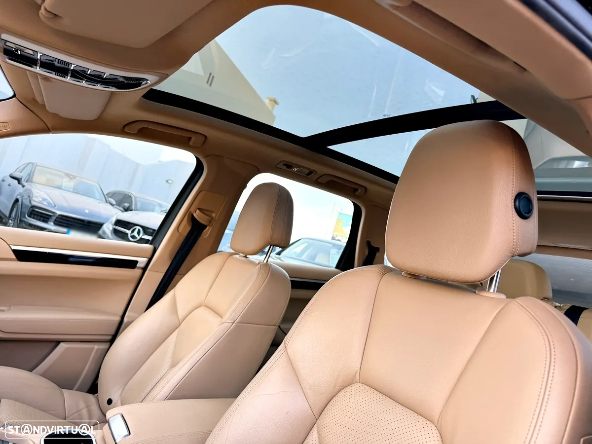 Porsche Cayenne S - 24