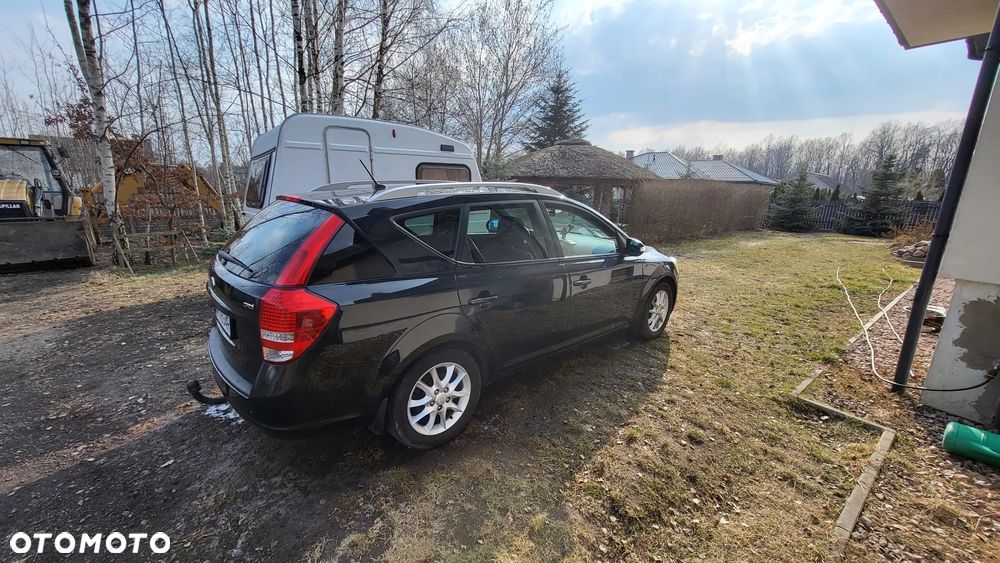 Kia Ceed 2.0 crdi Comfort + - 1