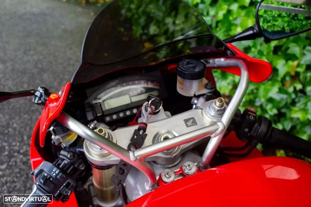 Honda VTR 1000 SP1 - 8