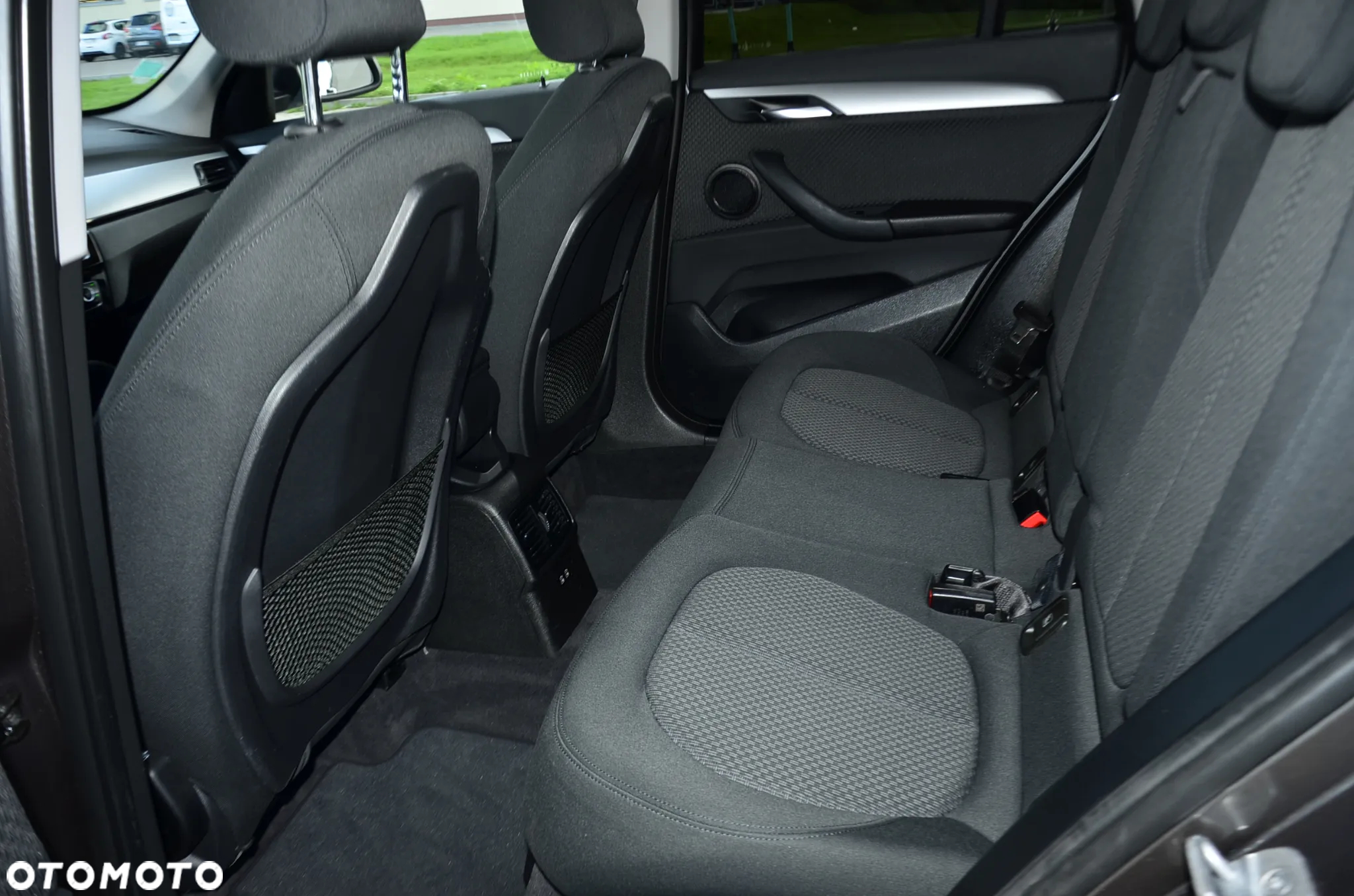 BMW X1 sDrive18d Business Edition - 17