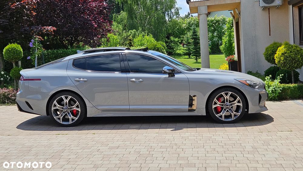 Kia Stinger - 22