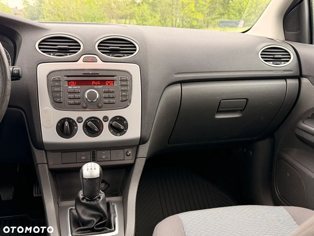 Ford Focus 1.6 Ambiente - 10
