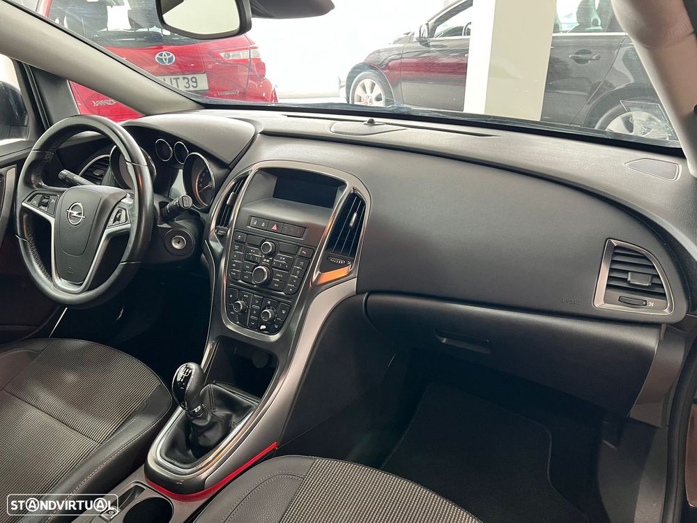 Opel Astra 1.4 Cosmo - 4