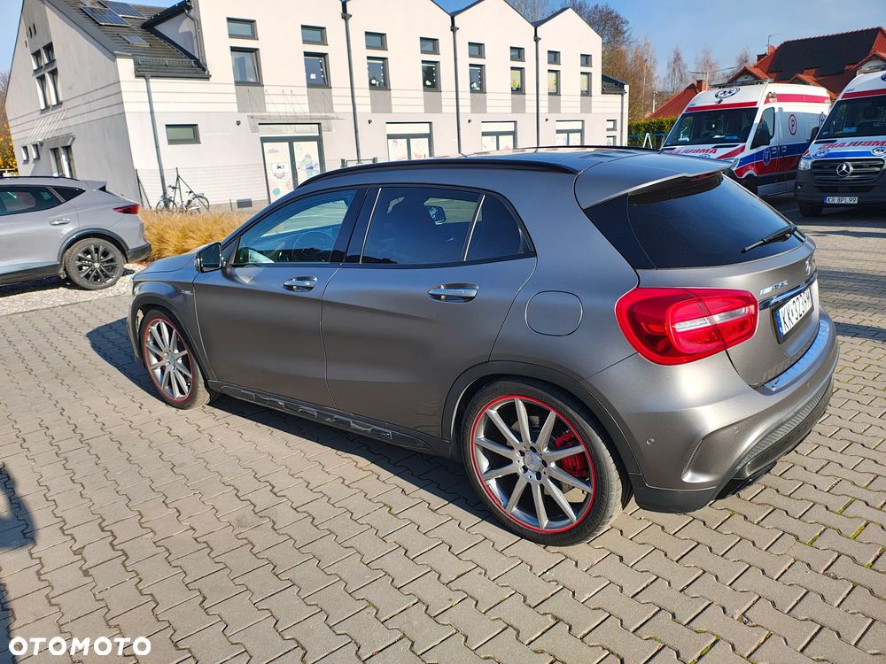 Mercedes-Benz GLA - 3