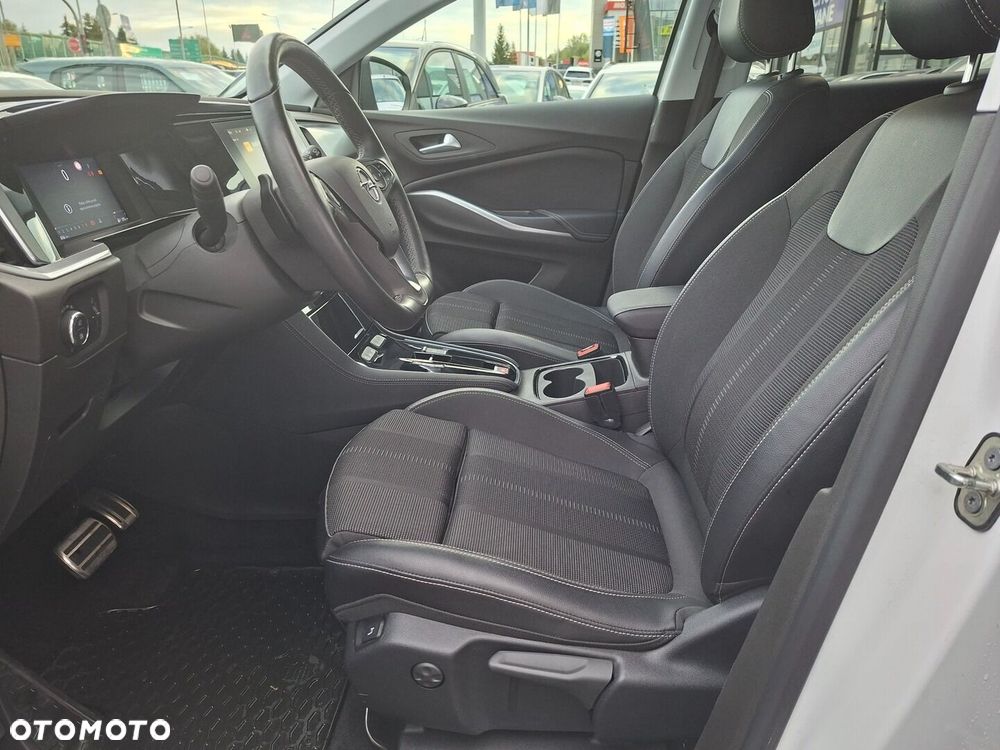Opel Grandland 1.2 T Business Edition S&S - 9