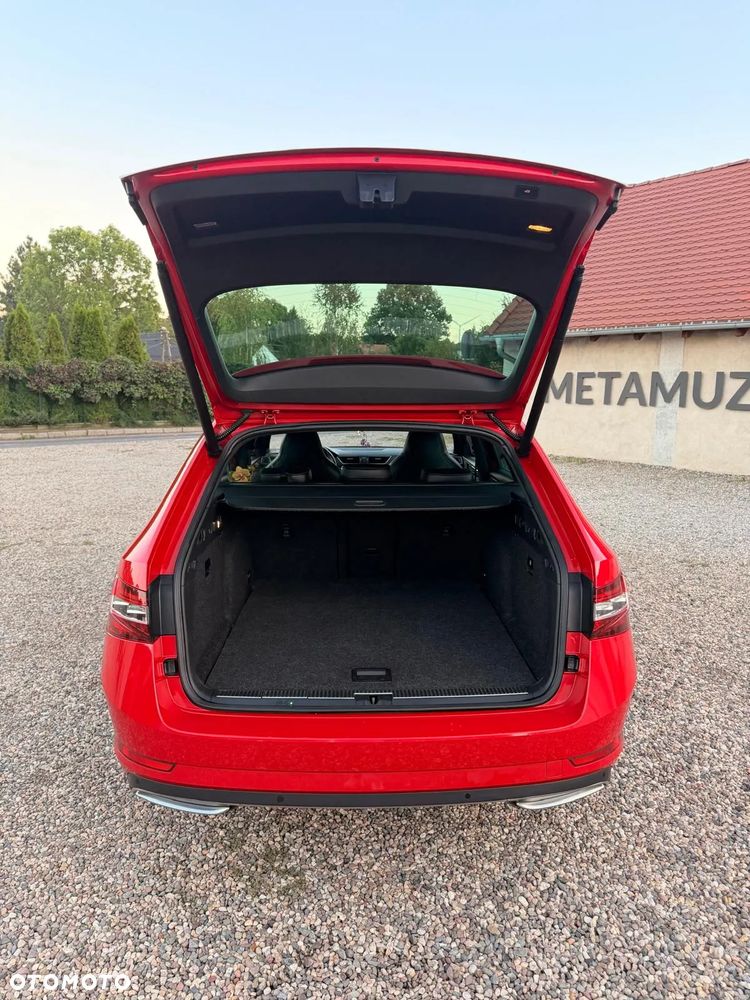 Skoda Superb 2.0 TDI Sportline - 30