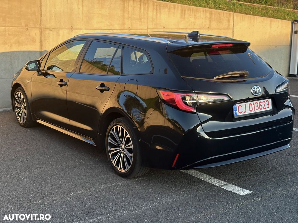 Toyota Corolla 1.8 Hybrid Team Deutschland - 6