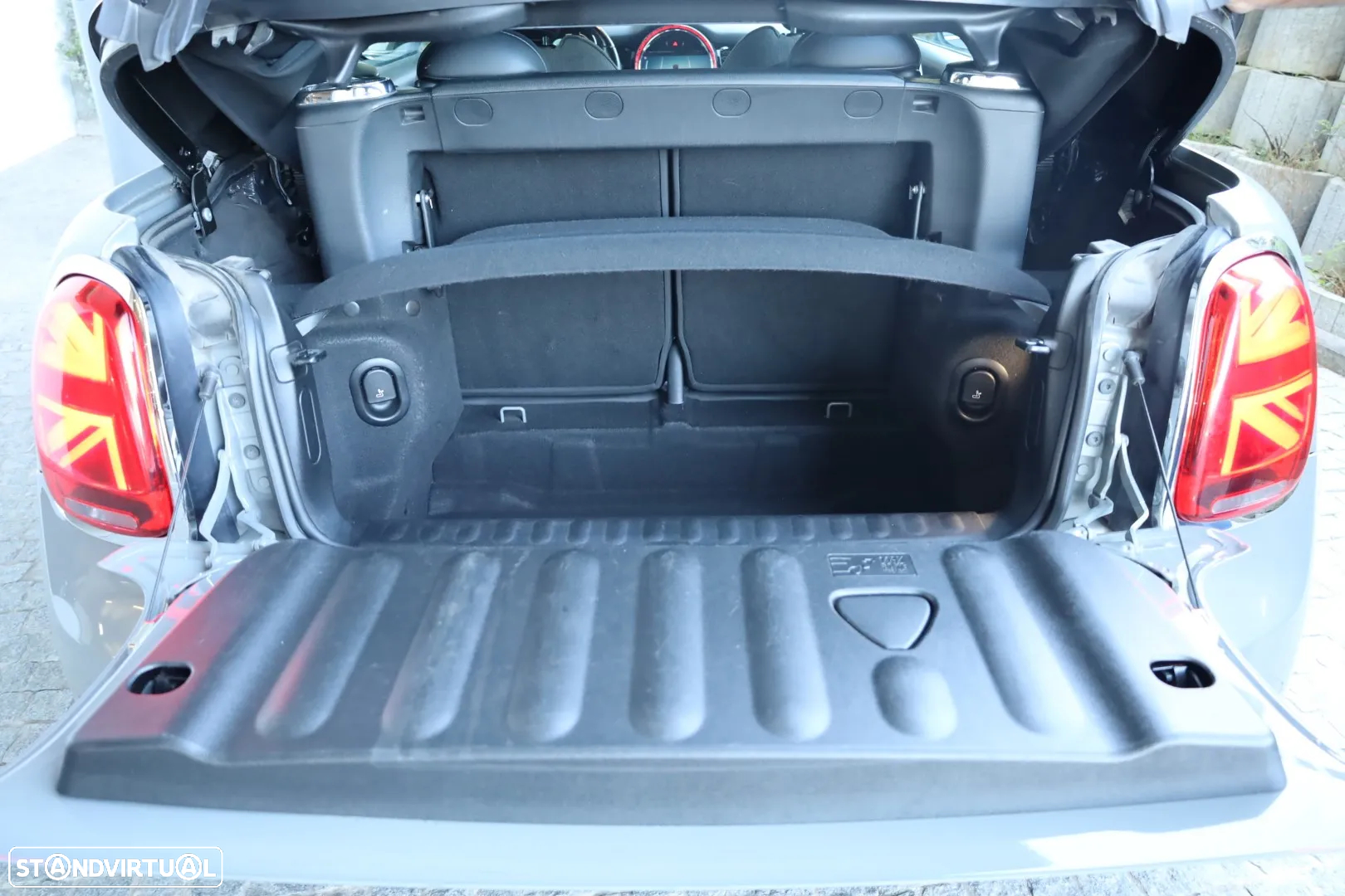 MINI Cabrio Cooper Auto - 17