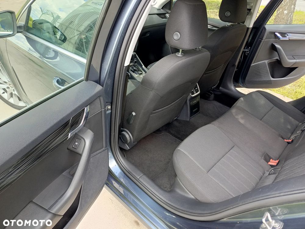 Skoda Octavia 2.0 TDI DSG Style - 9