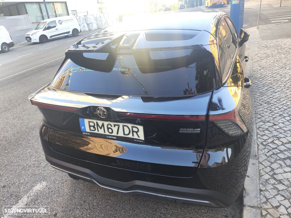 MG MG4 64 kWh Luxury - 6