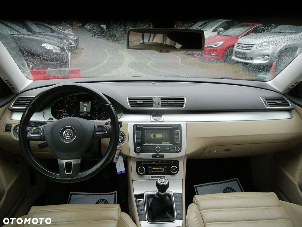 Volkswagen Passat 2.0 TDI Highline - 17