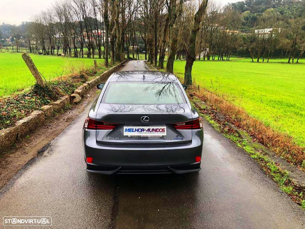 Lexus IS 300H F Sport - 4