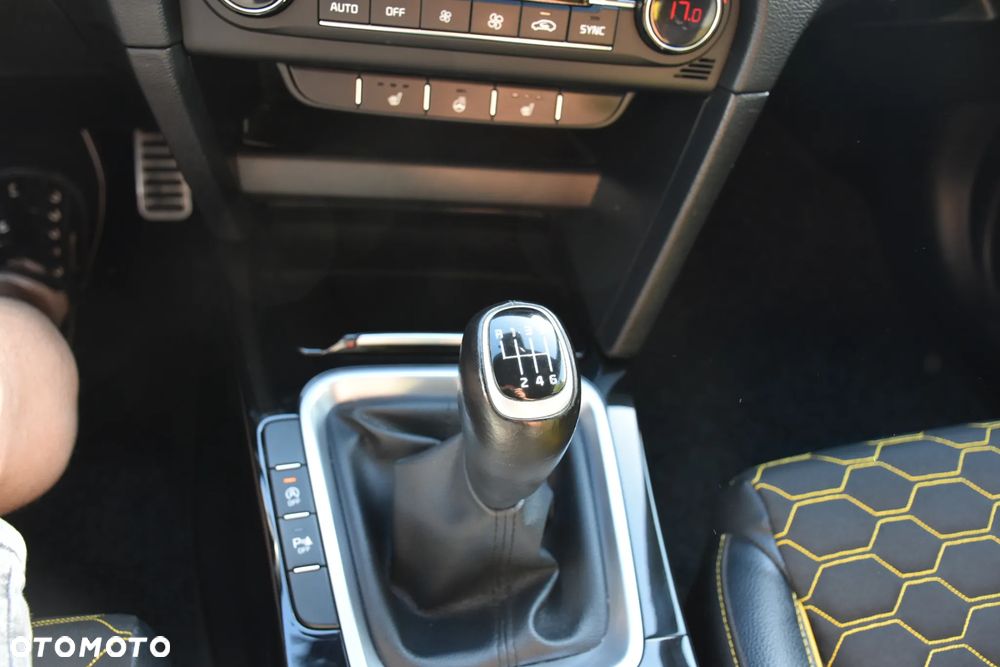 Kia XCeed 1.4 T-GDI OPF JBL SOUND EDITION - 24