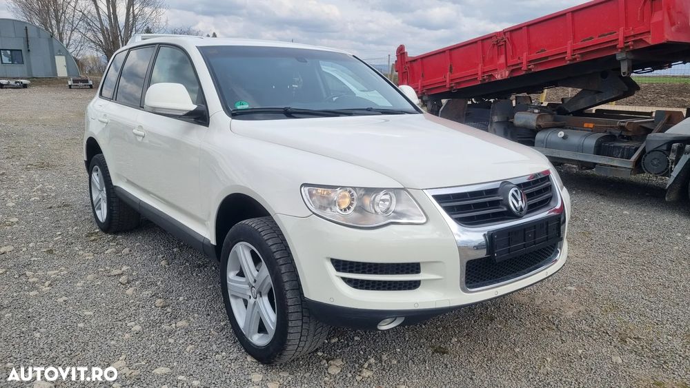 Volkswagen Touareg 2.5 R5 TDI DPF Aut. Individual - 28