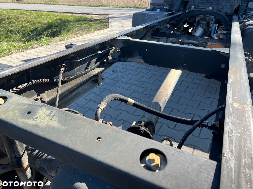 Nissan Atleon 80.140 - 18