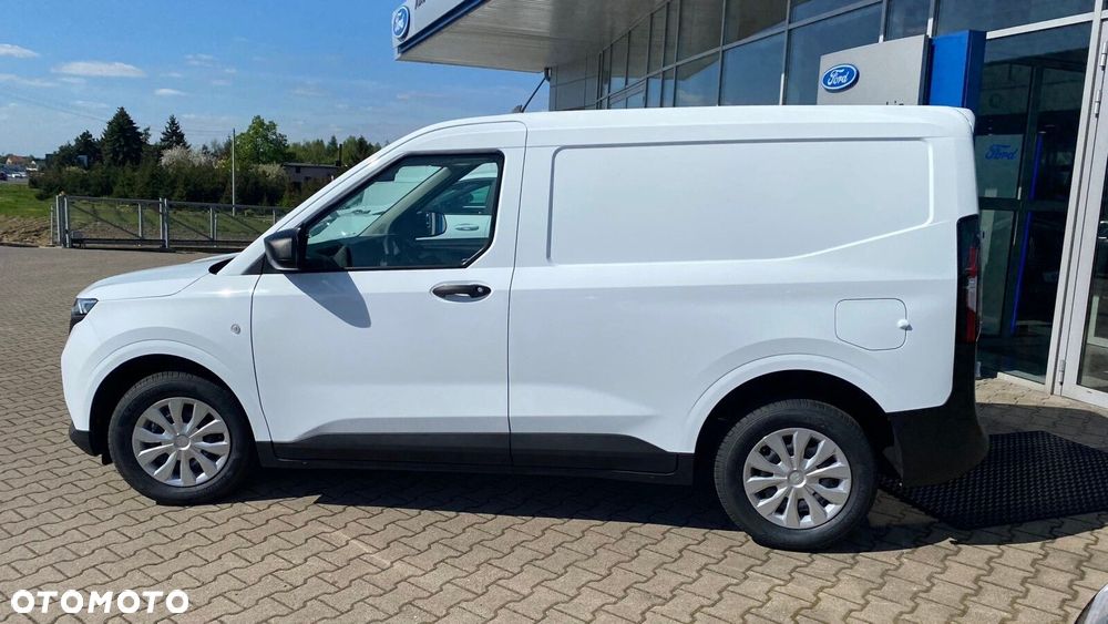 Ford Transit Courier - 9