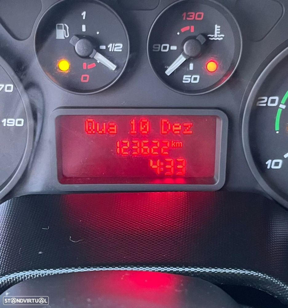 Iveco Daily Contentor com Plataforma - 13