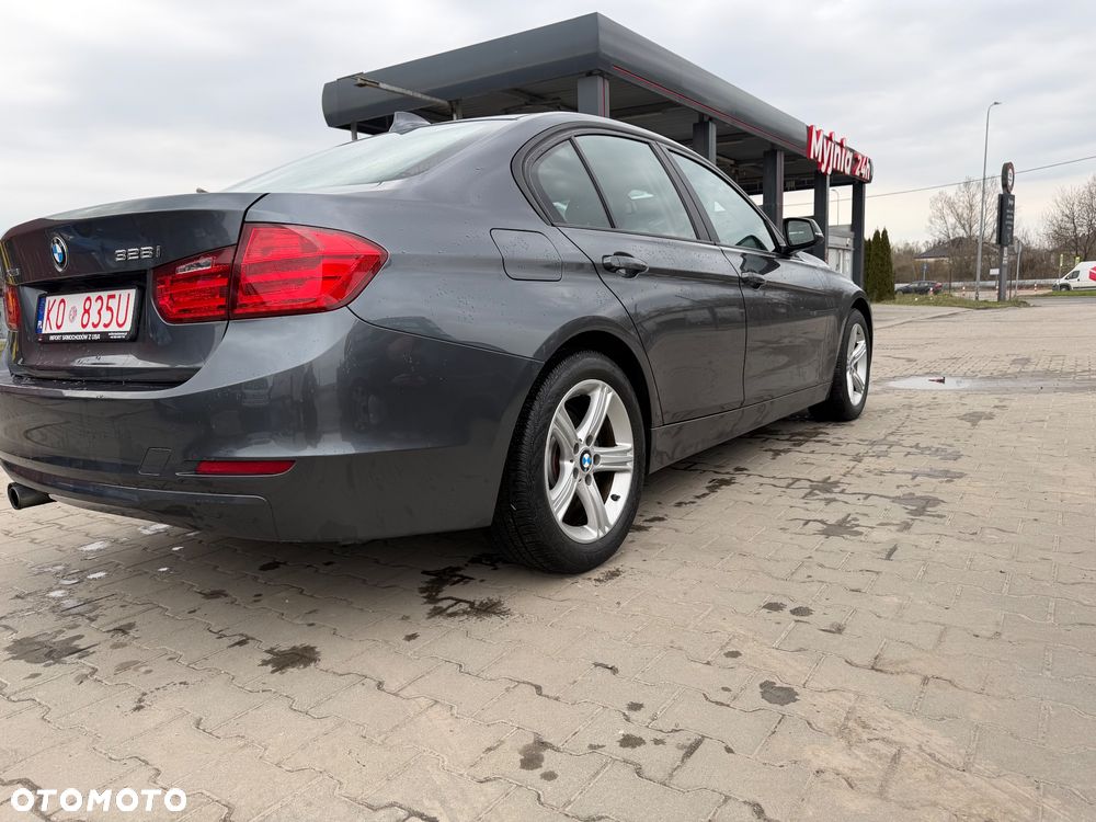 BMW Seria 3 328i xDrive Luxury Line - 8