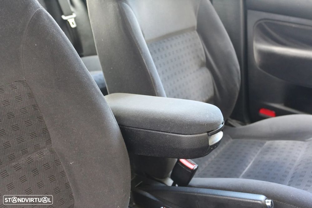 VW Golf 1.4i Confortline JE+AC - 13