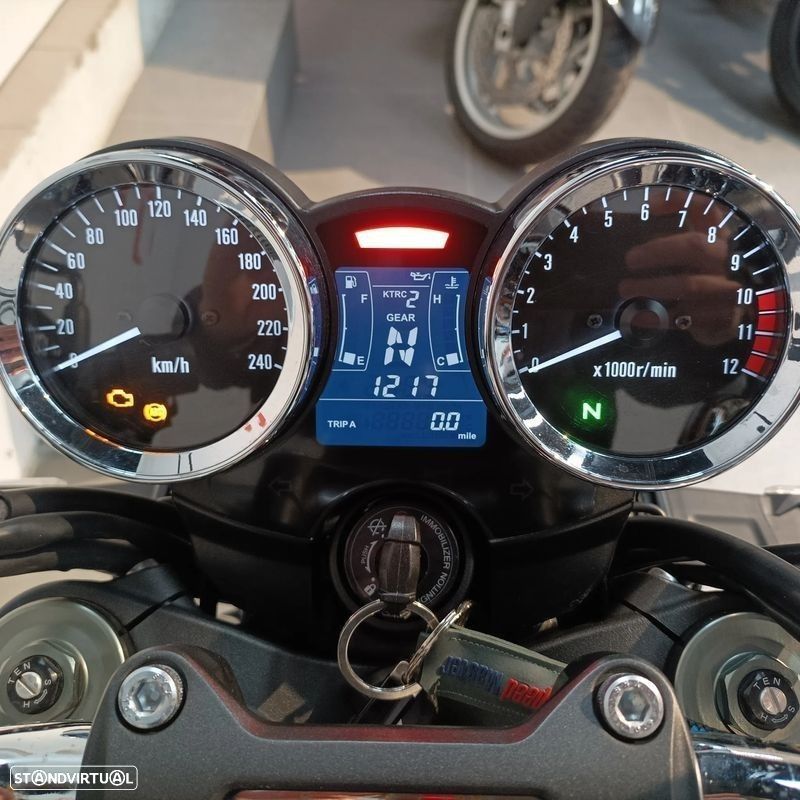 Kawasaki Z Z900 RS - 8