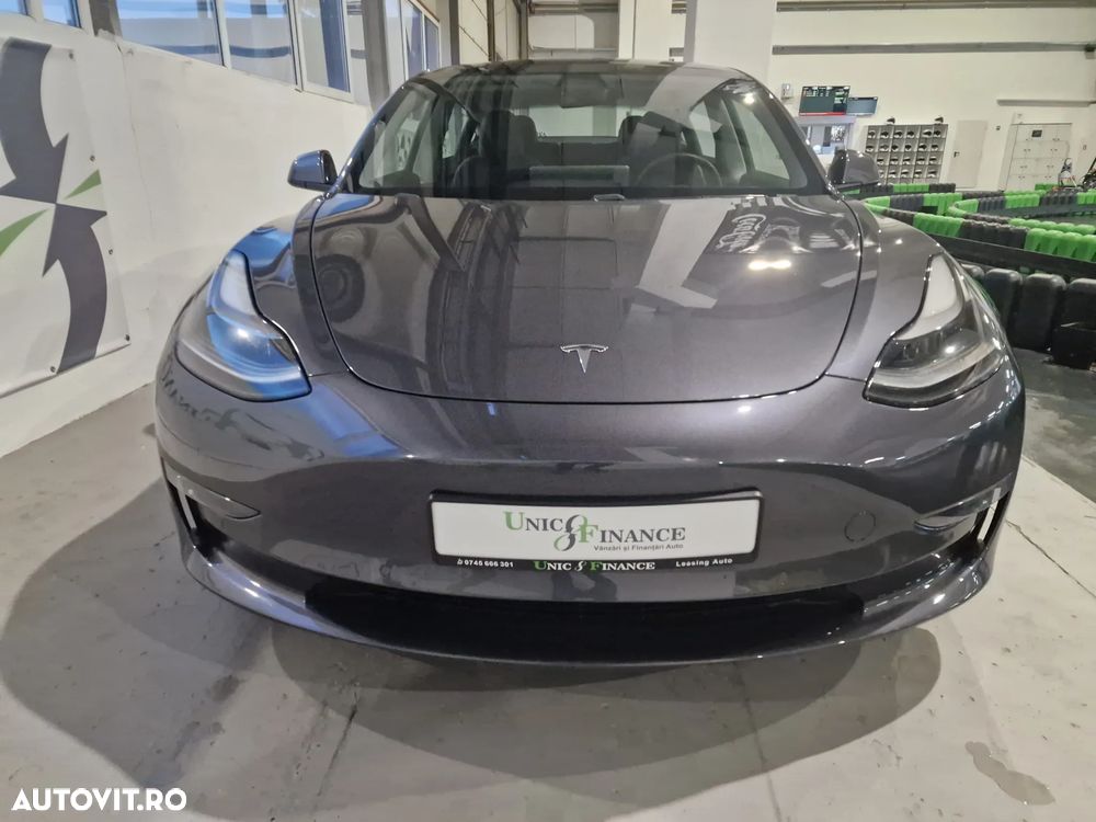 Tesla Model 3 - 10