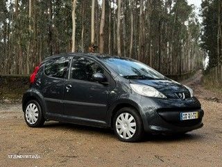 Peugeot 107 1.0 Urban - 1
