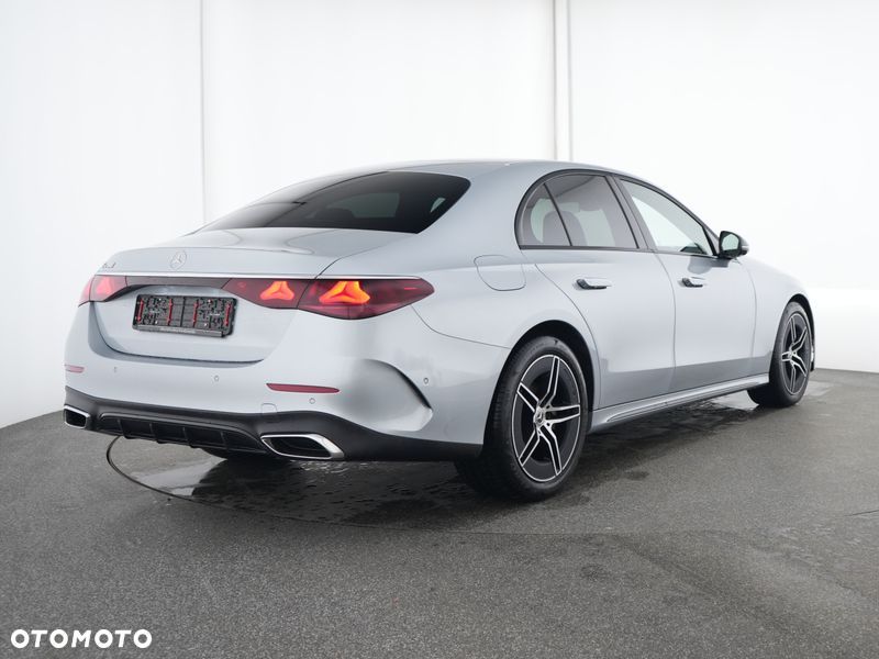 Mercedes-Benz Klasa E 200 9G-TRONIC AMG Line NIGHT Edition - 2