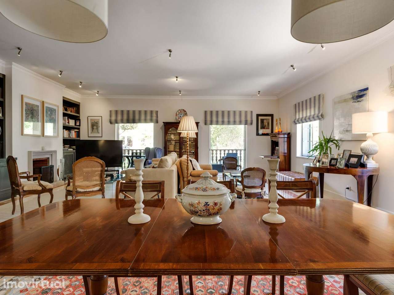 Apartamento T4 +1 em condomínio com jardim e piscina no Estoril - Grande imagem: 4/48