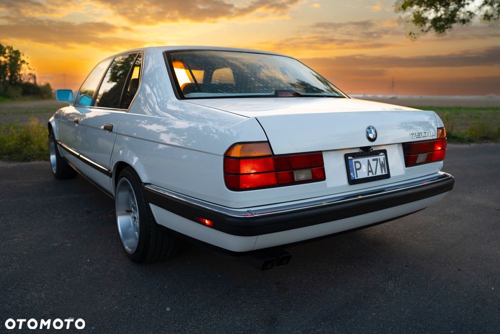 BMW Seria 7 750iL - 13