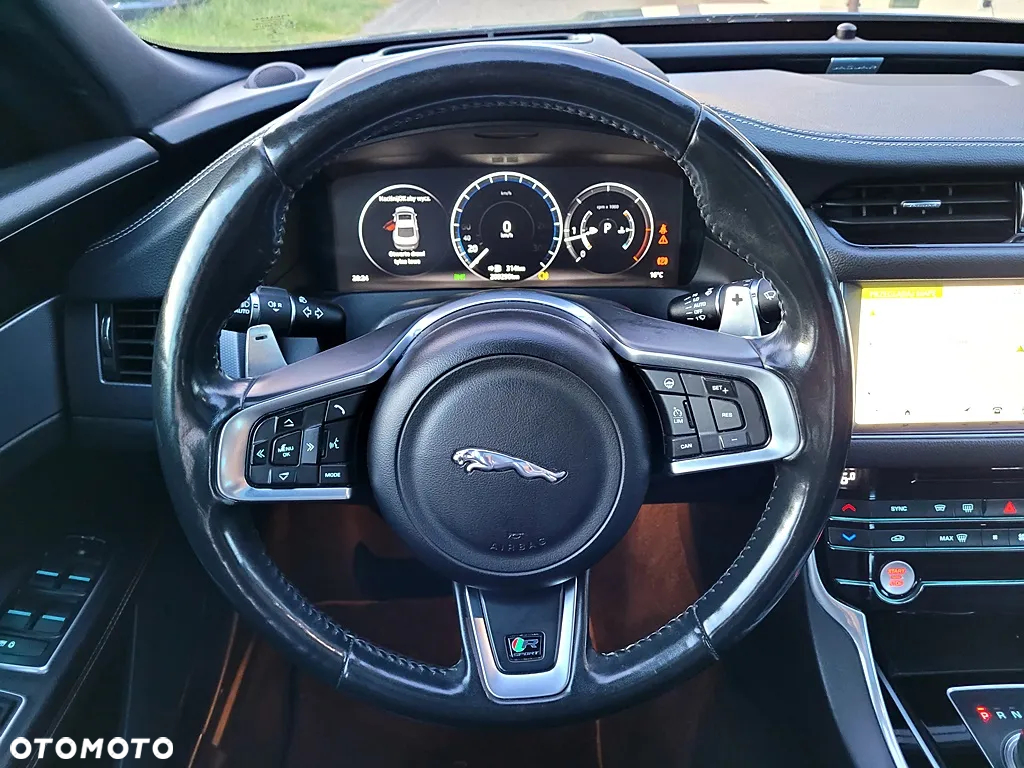Jaguar XF 2.0 i4D R-Sport - 20