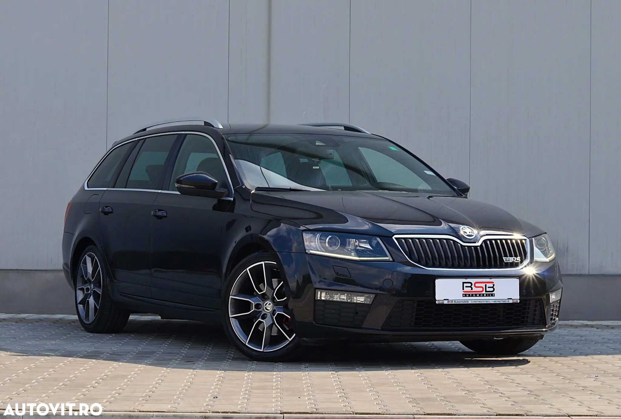 Skoda Octavia Combi 2.0 TDI DSG RS - 1