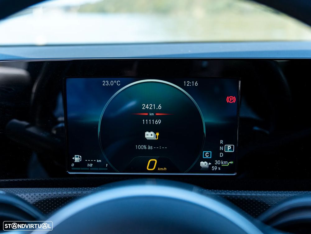 Mercedes-Benz CLA 250 - 38