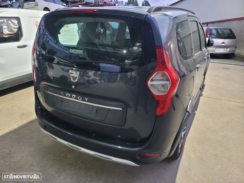 Dacia Lodgy Stepway  2022 7 lugares 1.5 Blue Dci para peças - 2