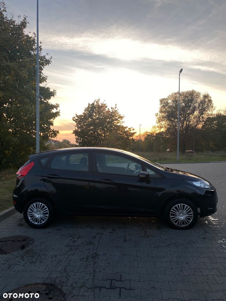Ford Fiesta 2010 photo 4
