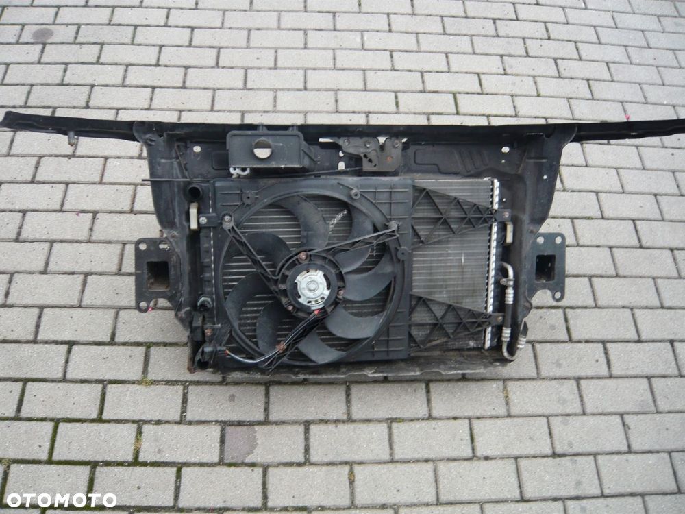 Pas przedni komplet chłodnic wzmocnienie Skoda Fabia II 1.2B - 2