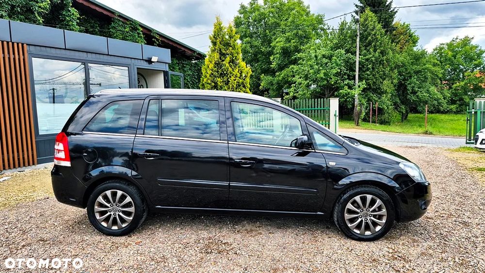 Opel Zafira 1.8 Cosmo EU5 - 10