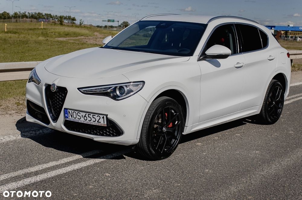 Alfa Romeo Stelvio - 8