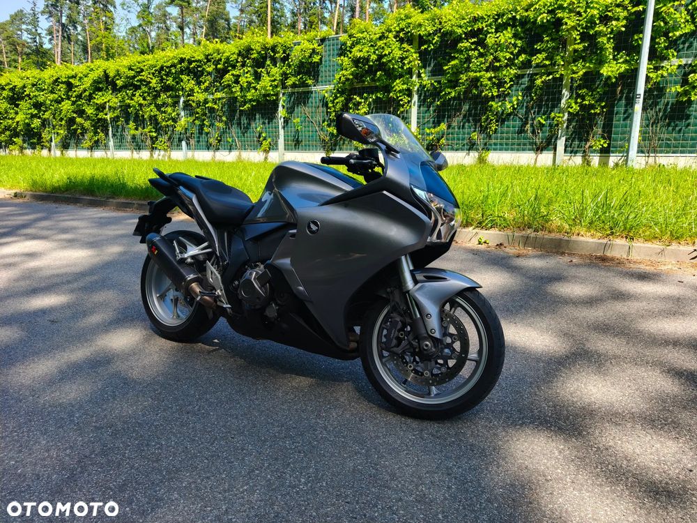 Honda VFR - 5