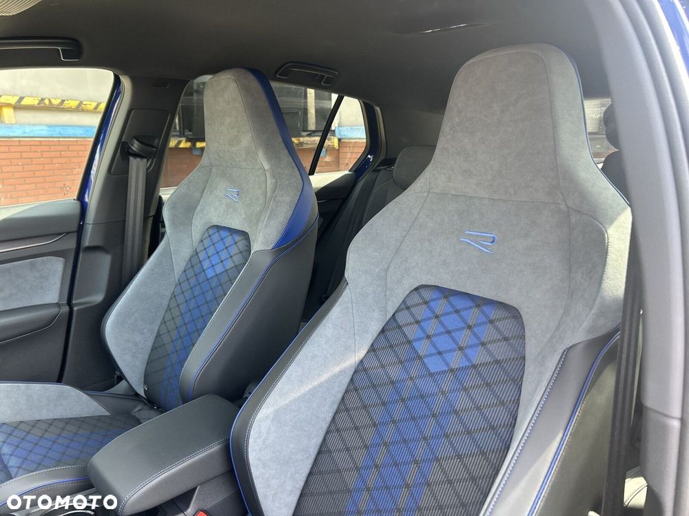 Volkswagen Golf - 10