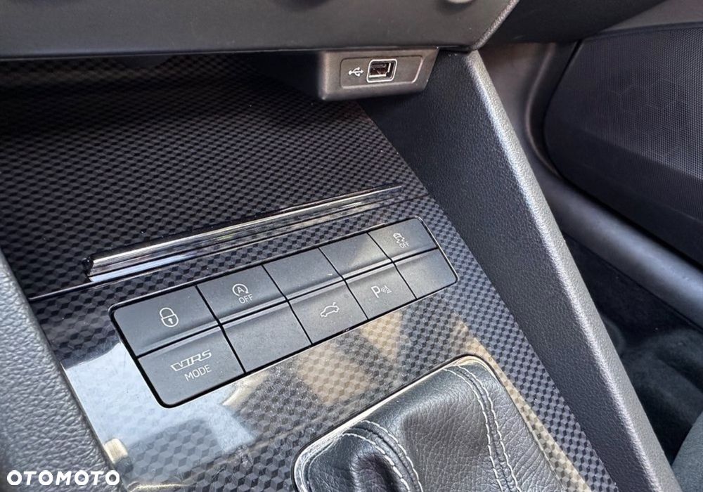 Skoda Octavia 2.0 TSI RS Challenge 245 DSG - 31