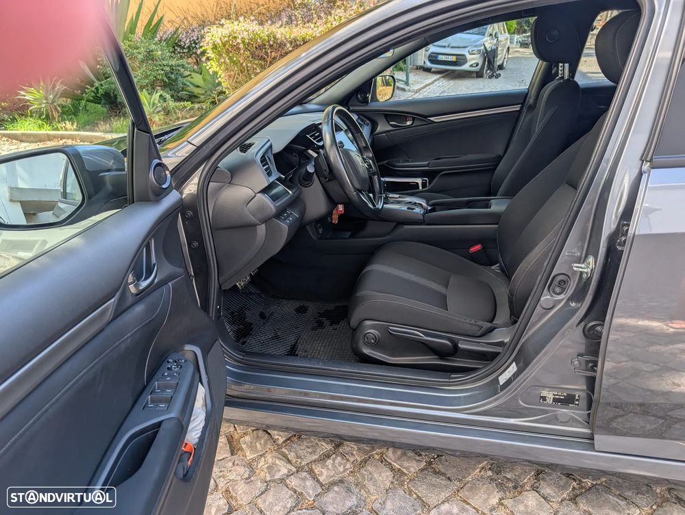 Honda Civic 1.0 i-VTEC Elegance Navi CVT - 6