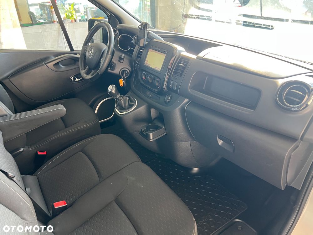 Opel Vivaro - 19