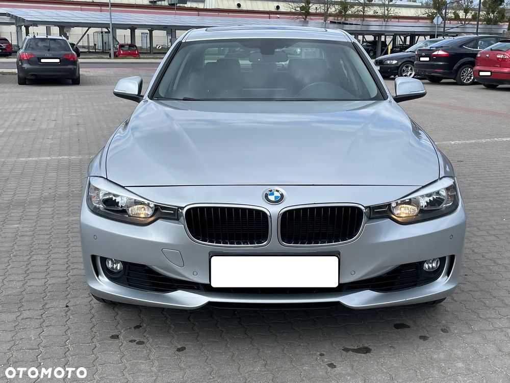 BMW Seria 3 328i xDrive Sport-Aut - 9