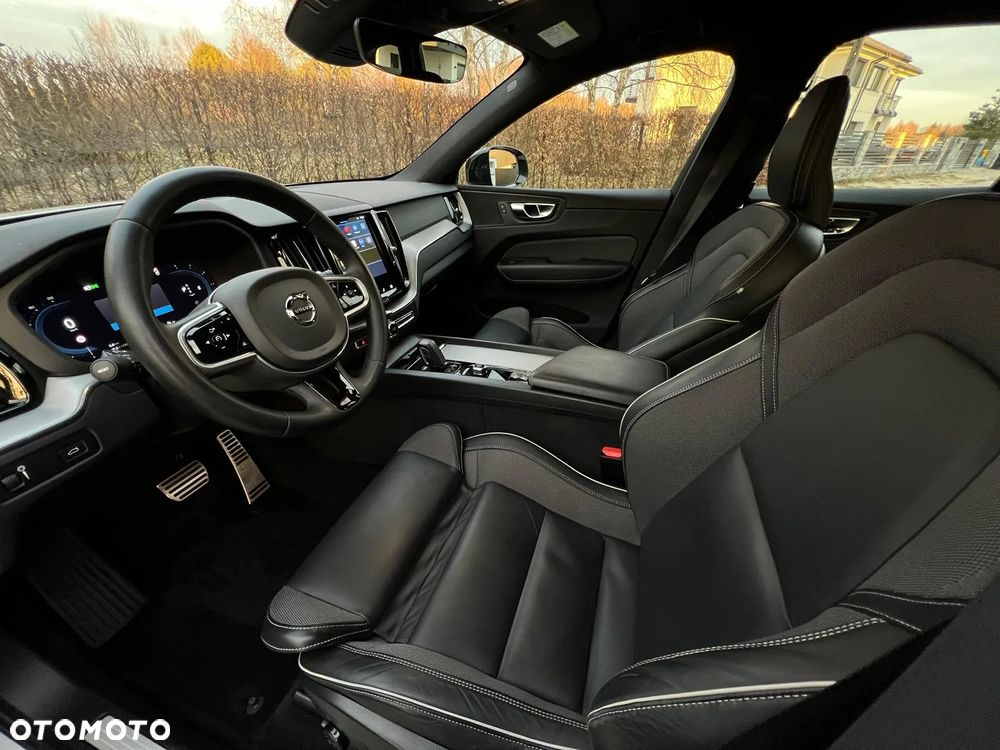 Volvo XC 60 B4 D Ultimate Dark - 4