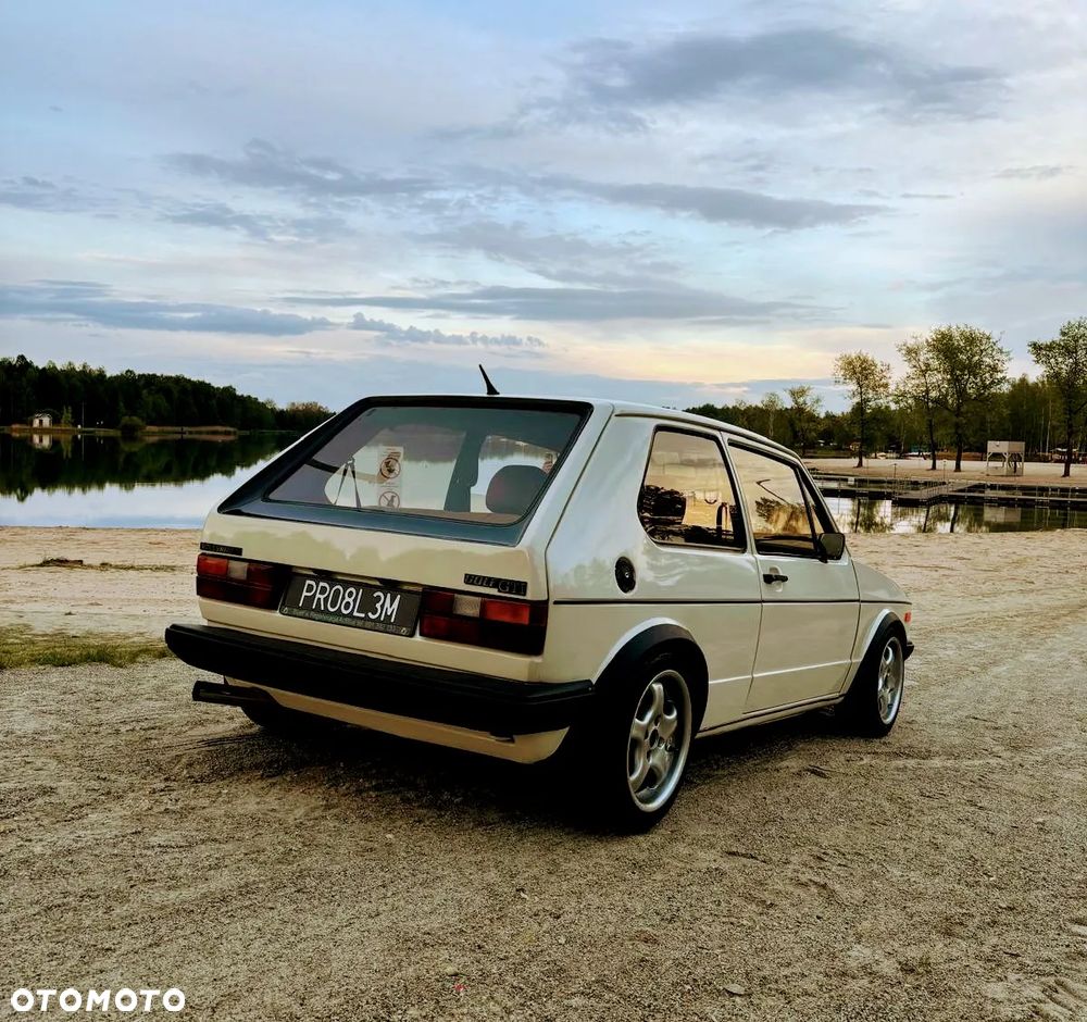 Volkswagen Golf - 2