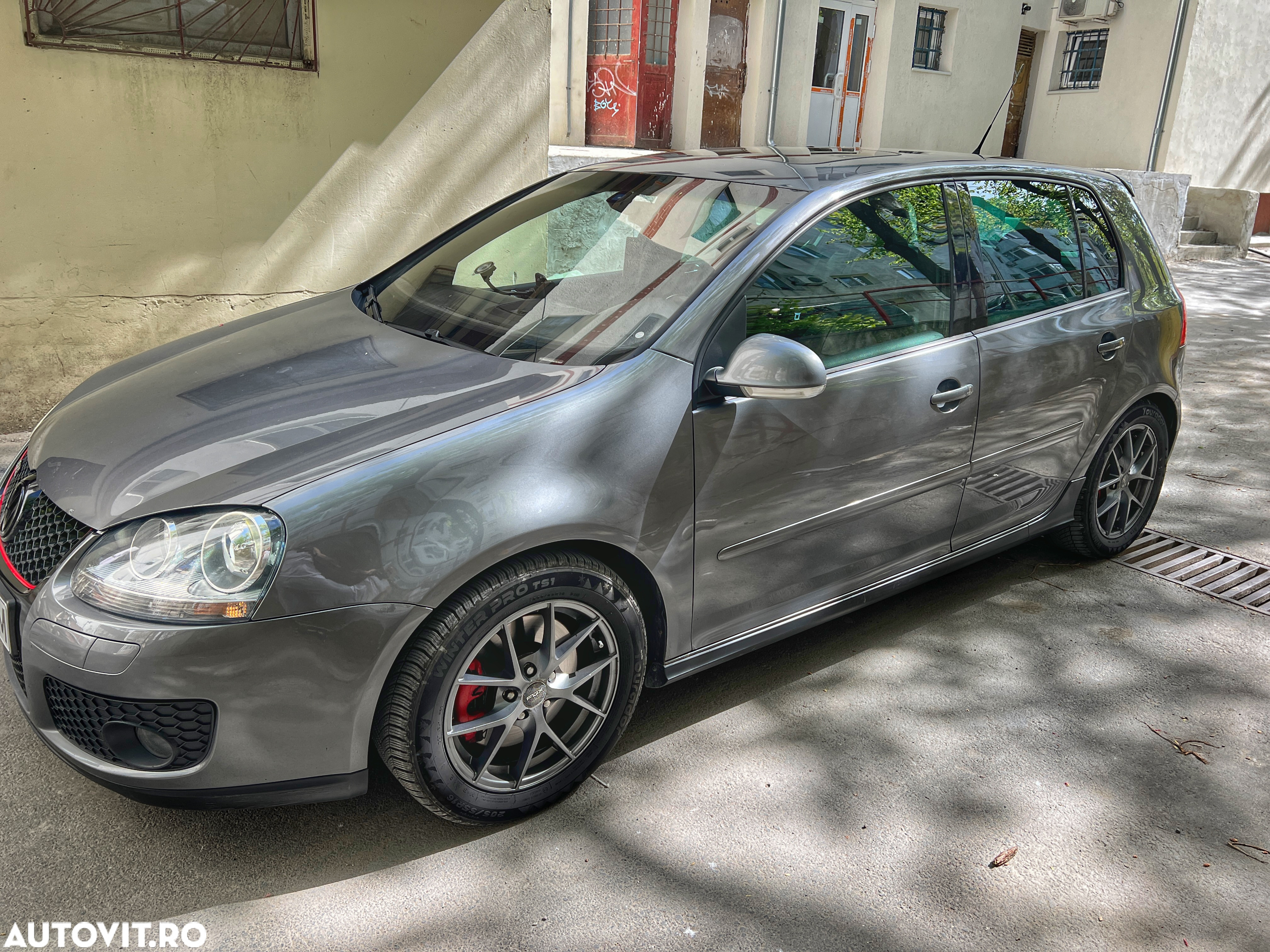 Volkswagen Golf 2.0 FSI GTI DSG - 3