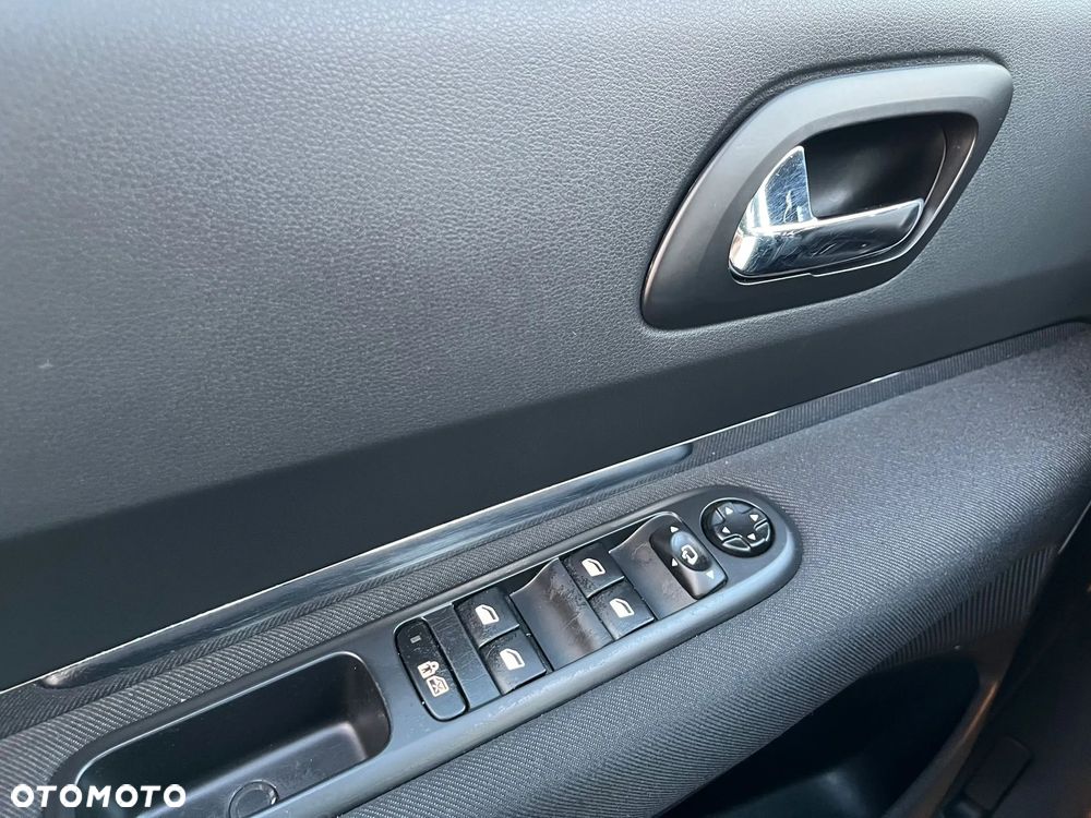 Peugeot 5008 2.0 HDi Family 7os - 11