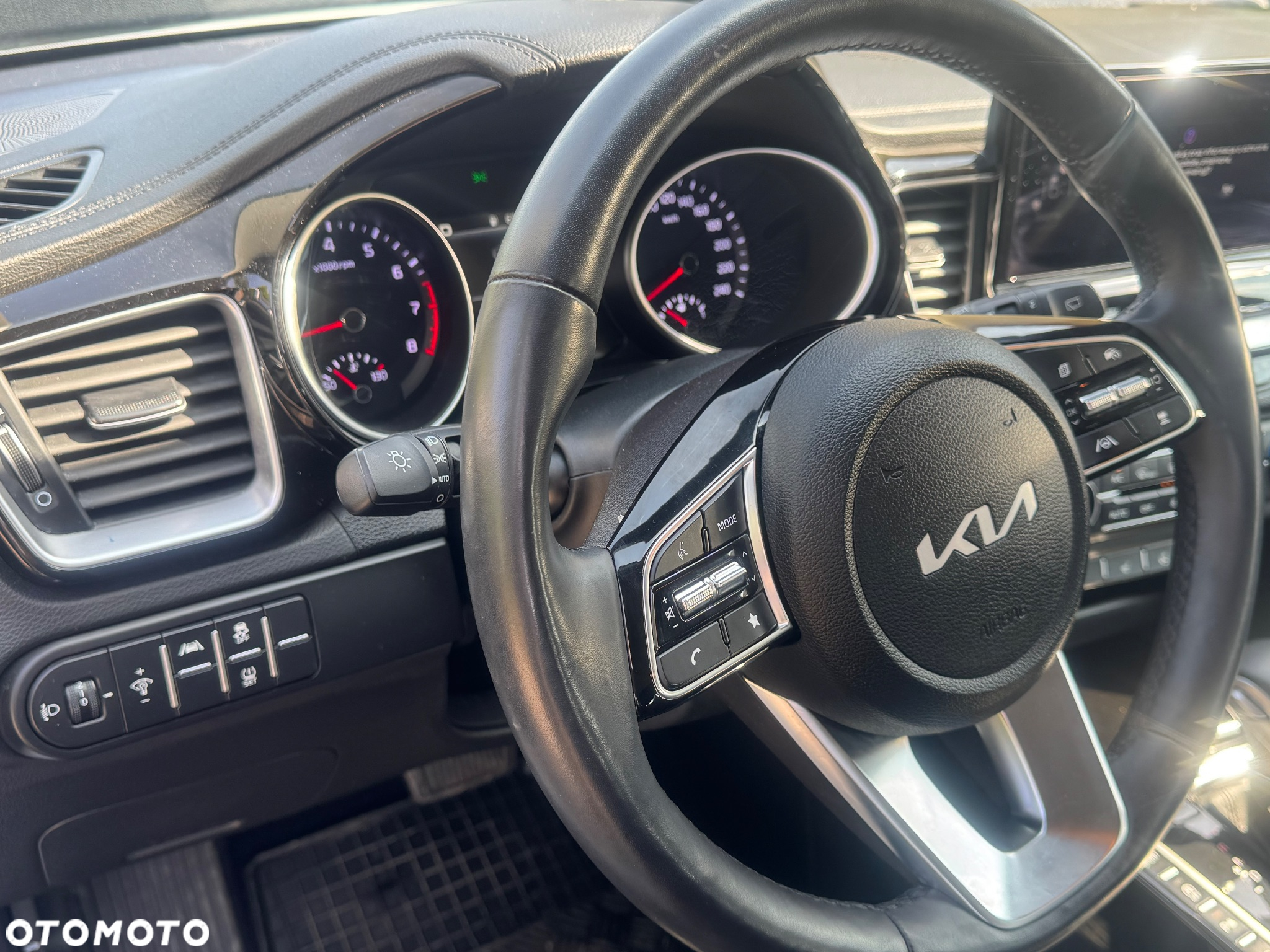 Kia Ceed SW 1.5 T-GDI DCT7 OPF JBL Sound Edition - 13